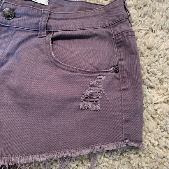 Bluenotes Grey Distressed Jean Shorts Women’s Size 32 - Picture 2 of 8